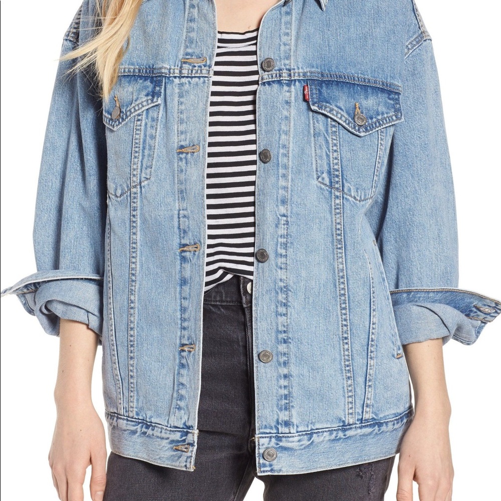 NWOT Levis Trucker Jean Jacket